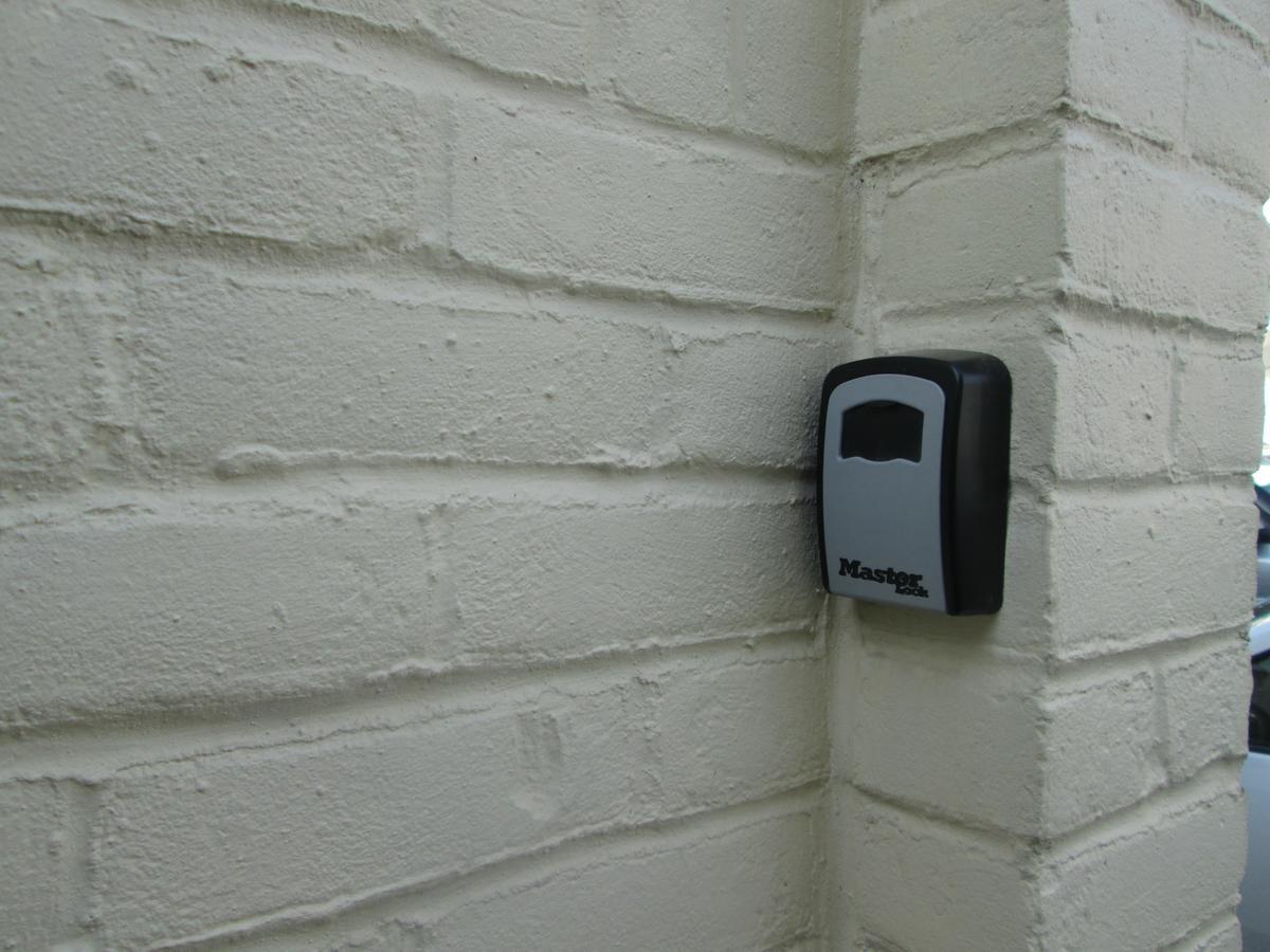 Two Bed Ground Floor Apartment, Sleeps Six, Free Parking And High Speed Wifi Ramsgate Bagian luar foto