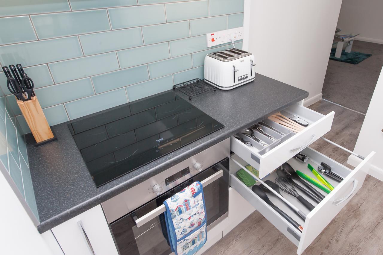 Two Bed Ground Floor Apartment, Sleeps Six, Free Parking And High Speed Wifi Ramsgate Bagian luar foto