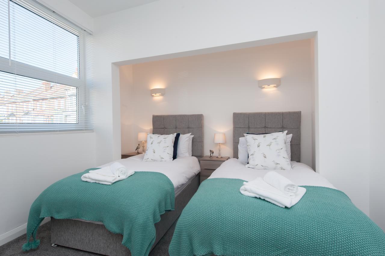 Two Bed Ground Floor Apartment, Sleeps Six, Free Parking And High Speed Wifi Ramsgate Bagian luar foto